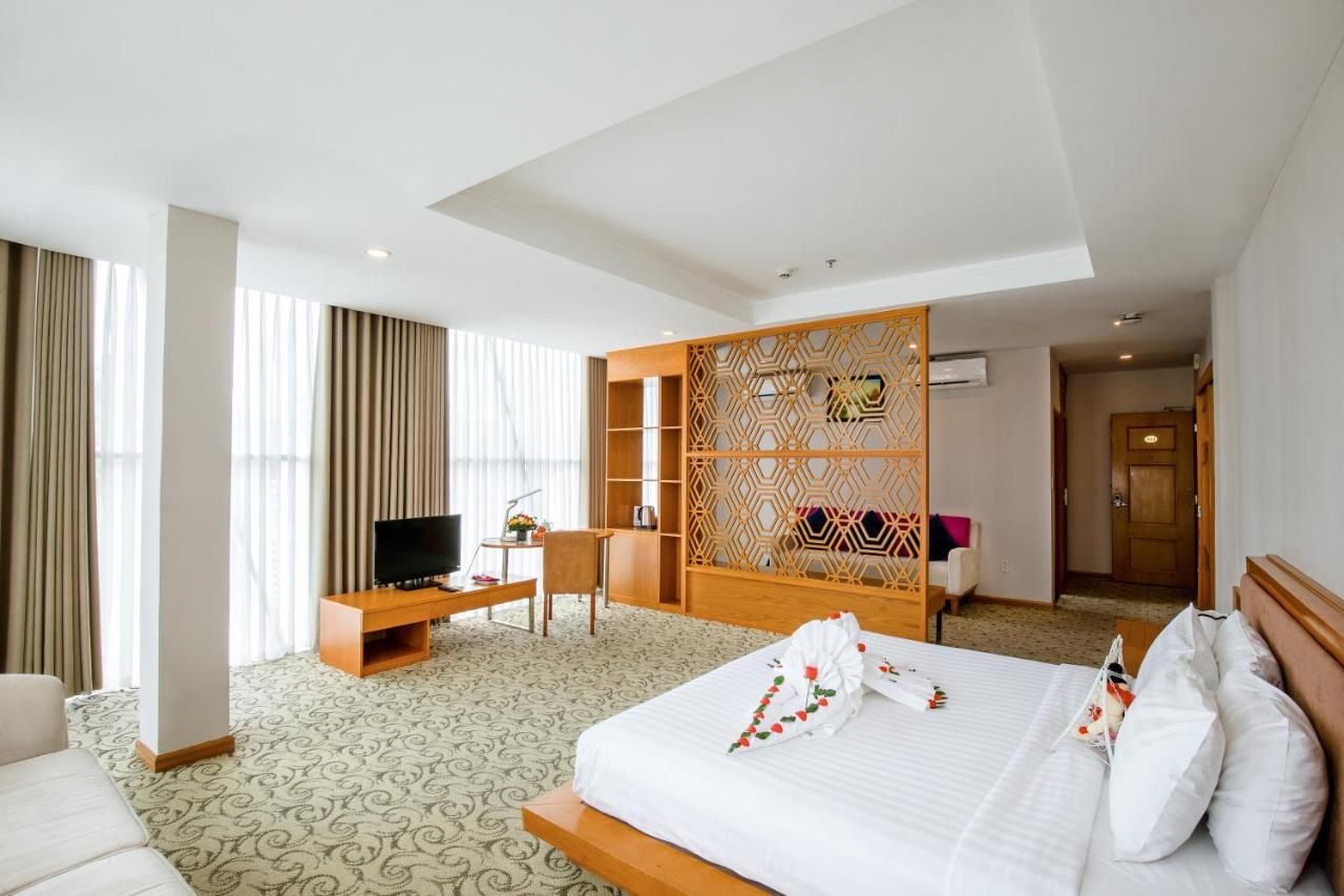 Ttc Hotel Deluxe Airport Thành Pho Ho Chí Minh Esterno foto