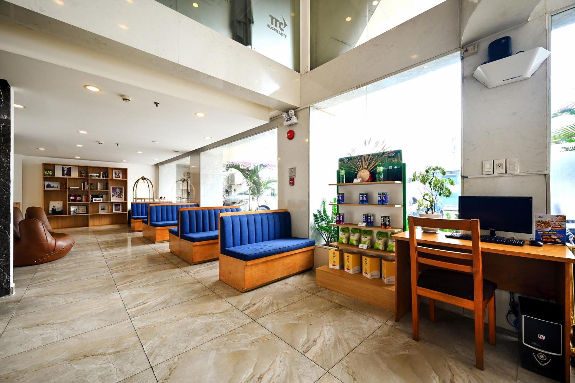 Ttc Hotel Deluxe Airport Thành Pho Ho Chí Minh Esterno foto