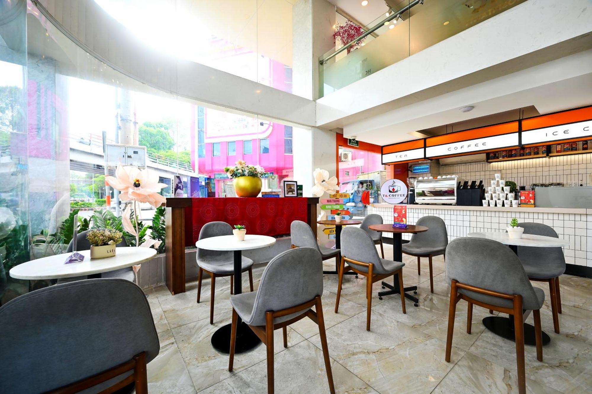 Ttc Hotel Deluxe Airport Thành Pho Ho Chí Minh Esterno foto