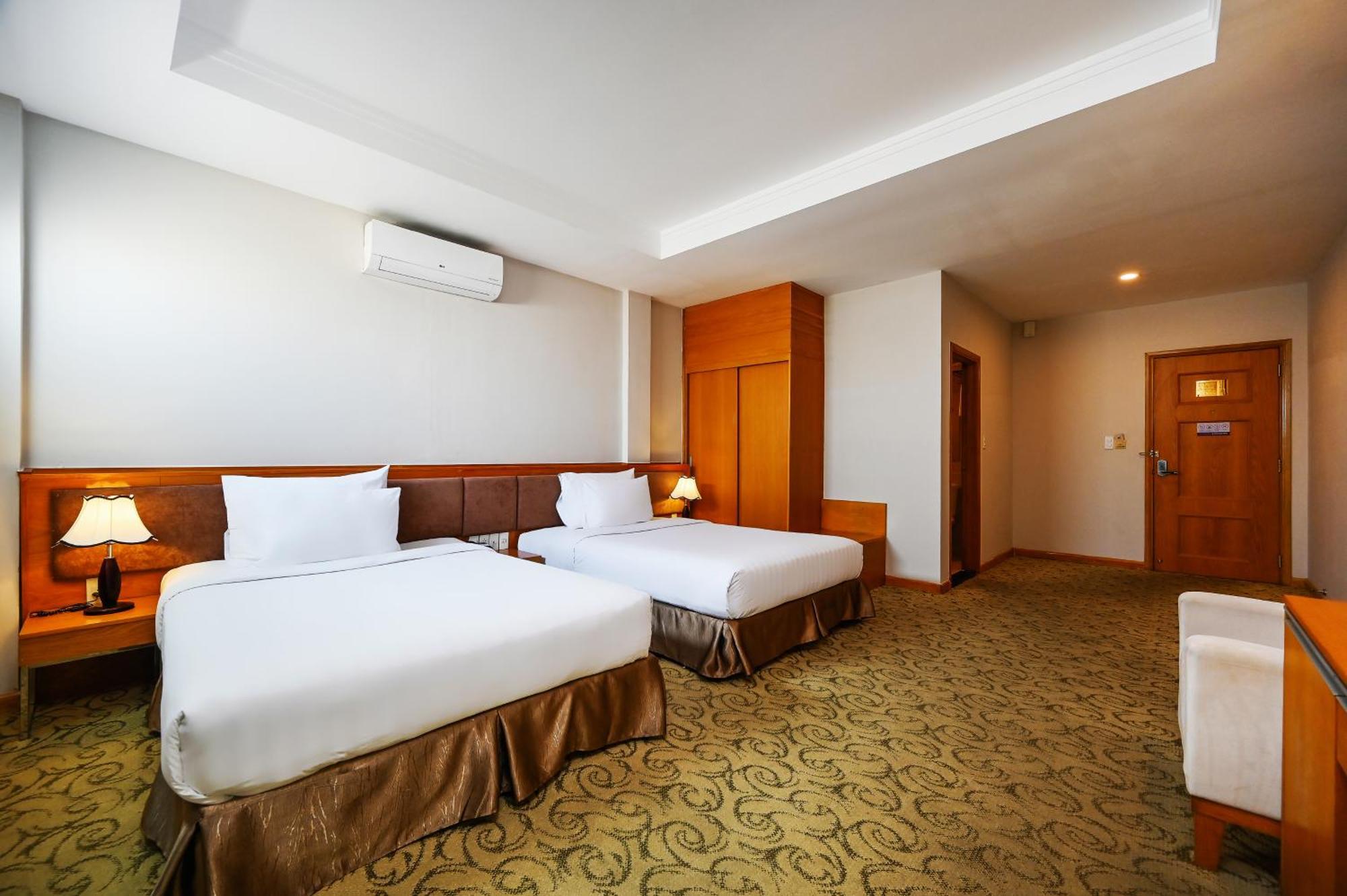 Ttc Hotel Deluxe Airport Thành Pho Ho Chí Minh Esterno foto
